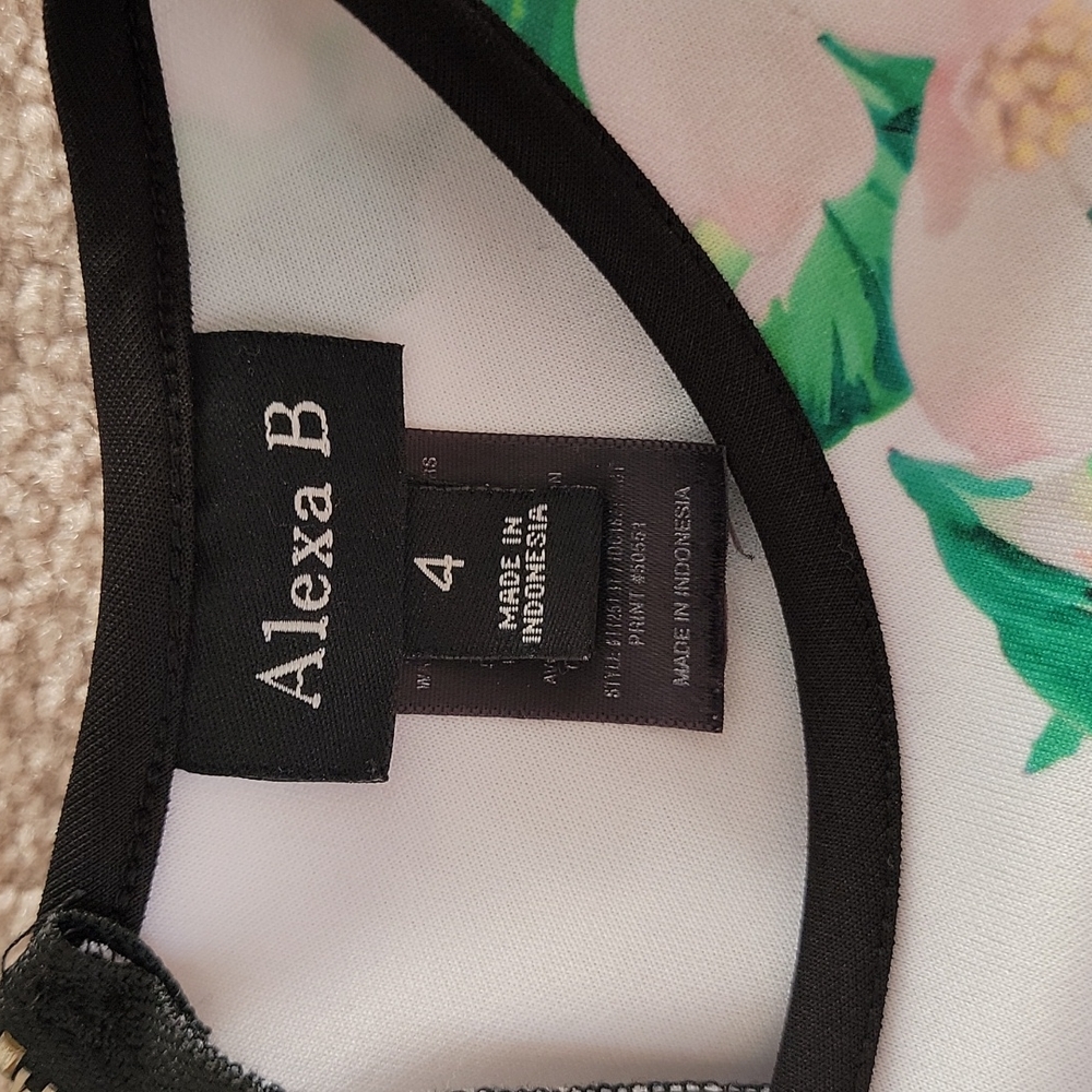 Alexa B floral pencil dress - Picture 4 of 6